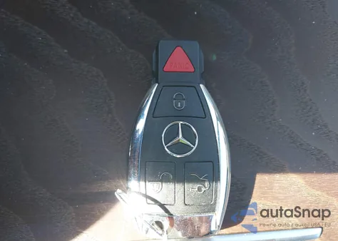 2018 Mercedes-Benz Glc 300 4Matic z USA, uszkodzony, nr VIN WDC0G4KB9JV053389